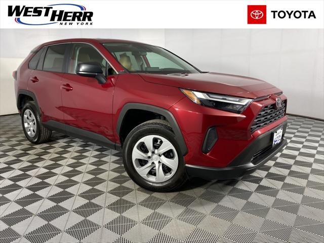 2023 Toyota RAV4 LE's photo