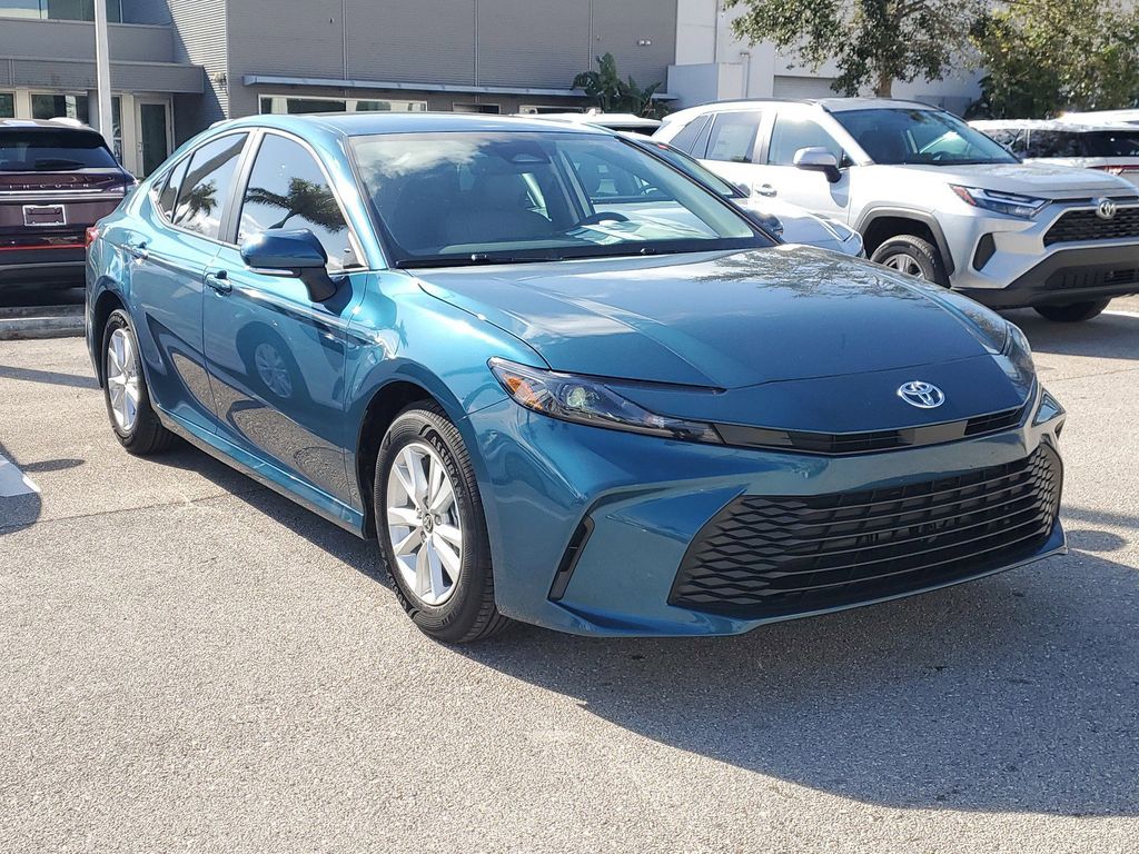 2025 Toyota Camry LE photo 3