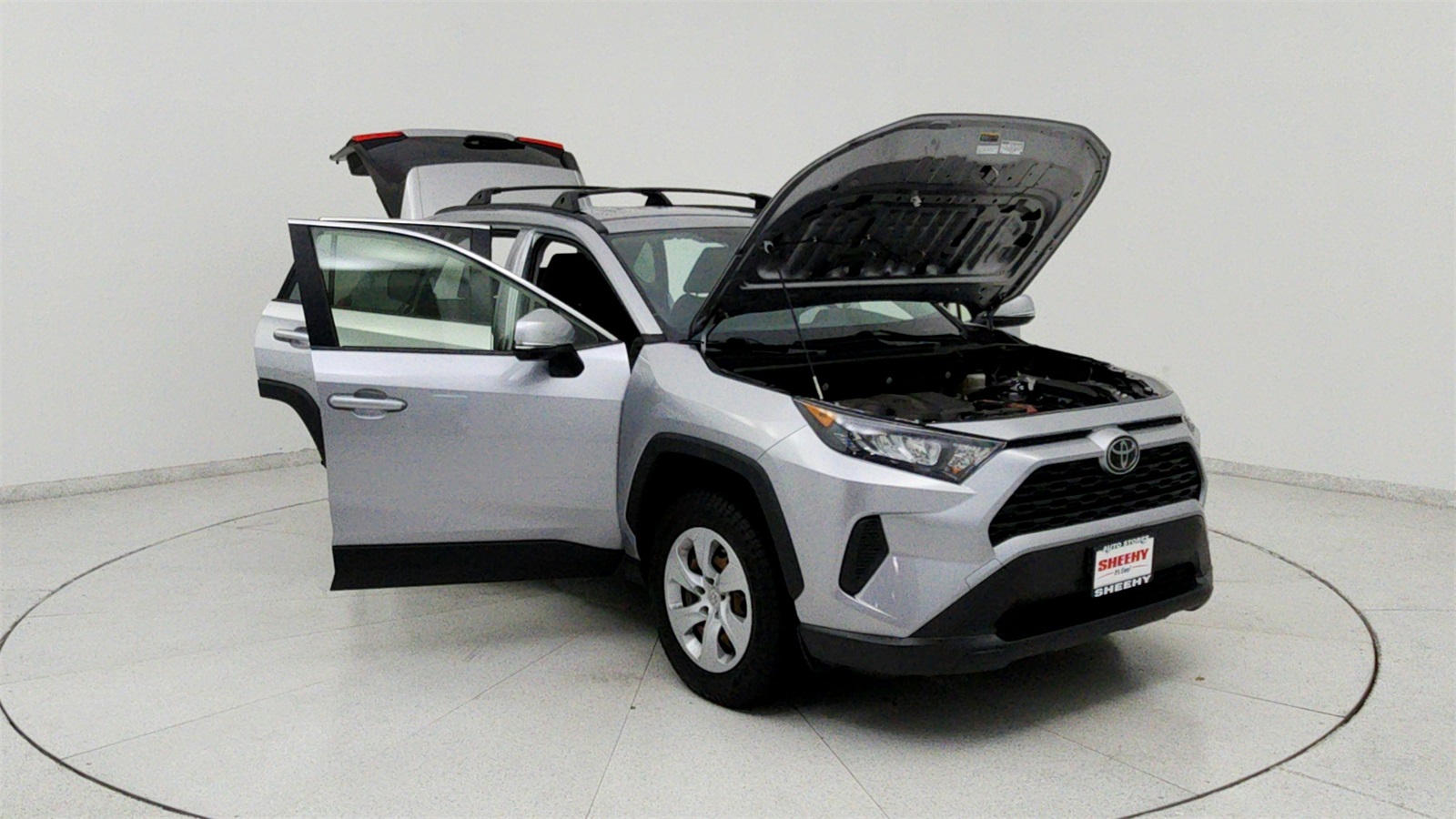 2019 Toyota RAV4 LE photo 9