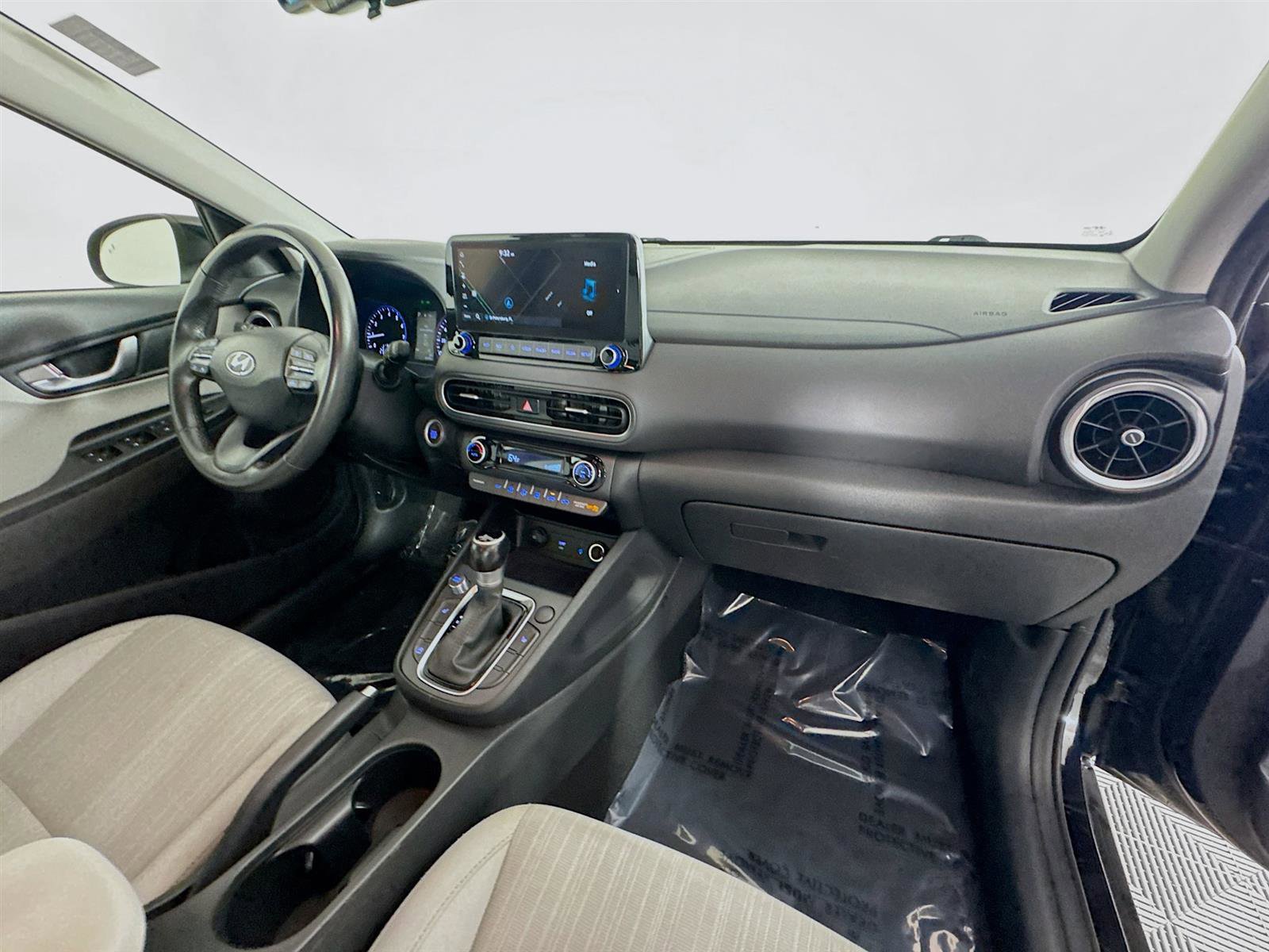2023 Hyundai Kona SEL photo 24
