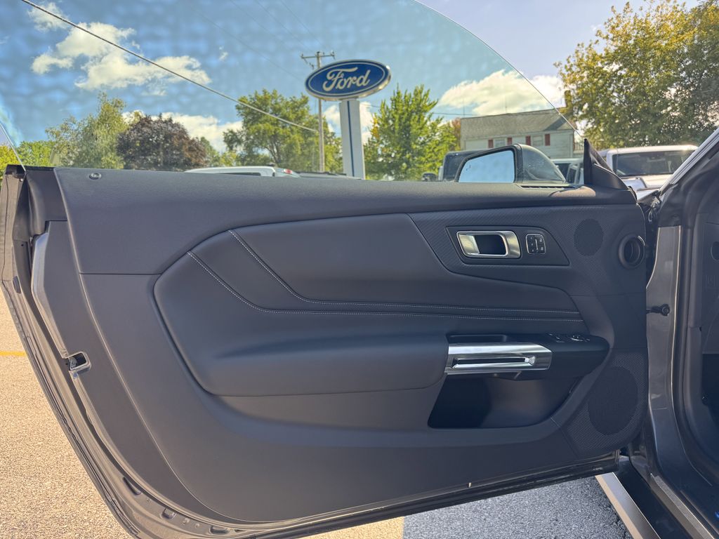 2025 Ford Mustang GT Premium photo 10