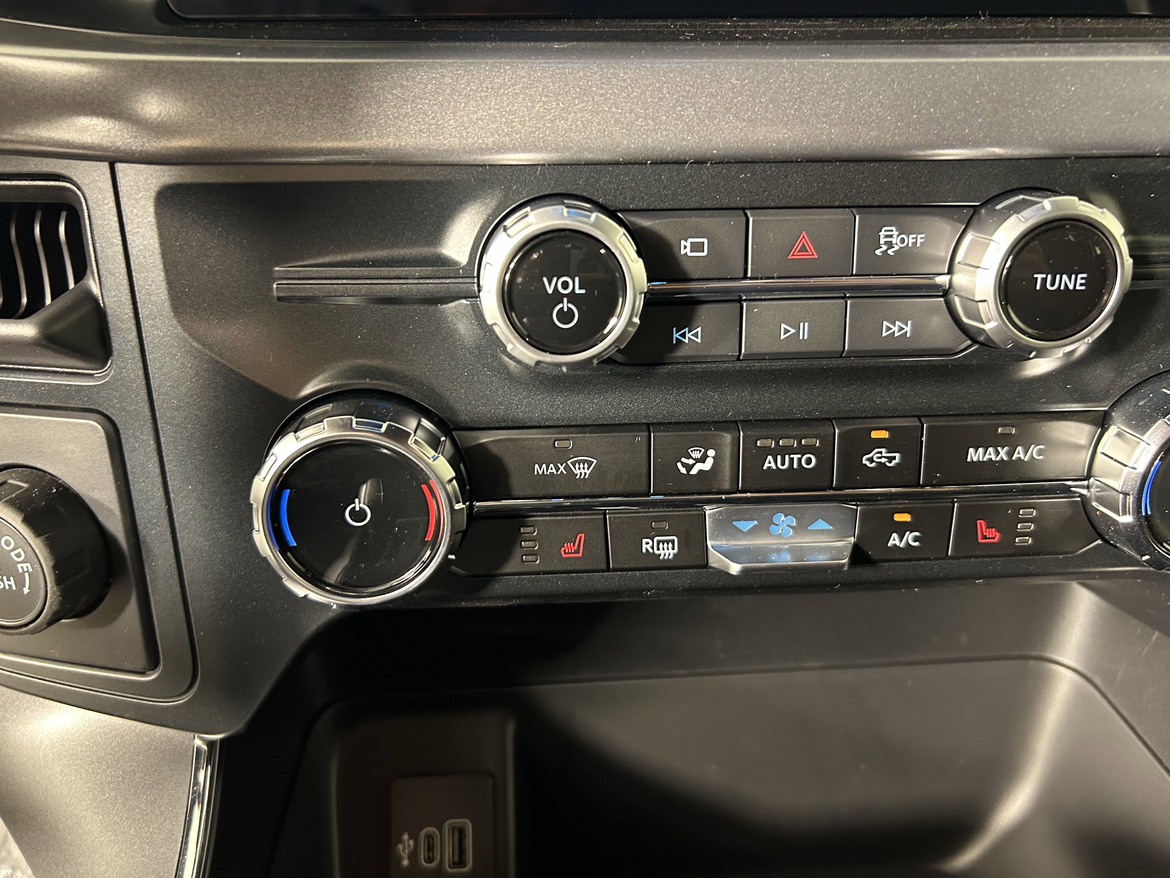 2025 Ford F-150 XLT photo 14