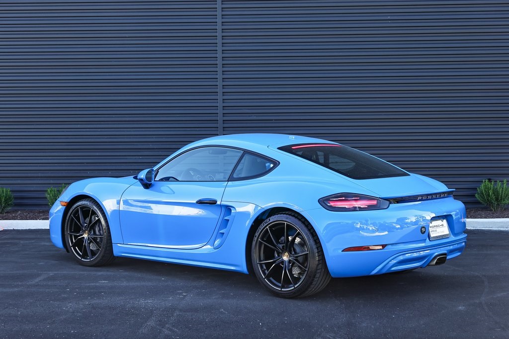 2025 Porsche Cayman photo 3