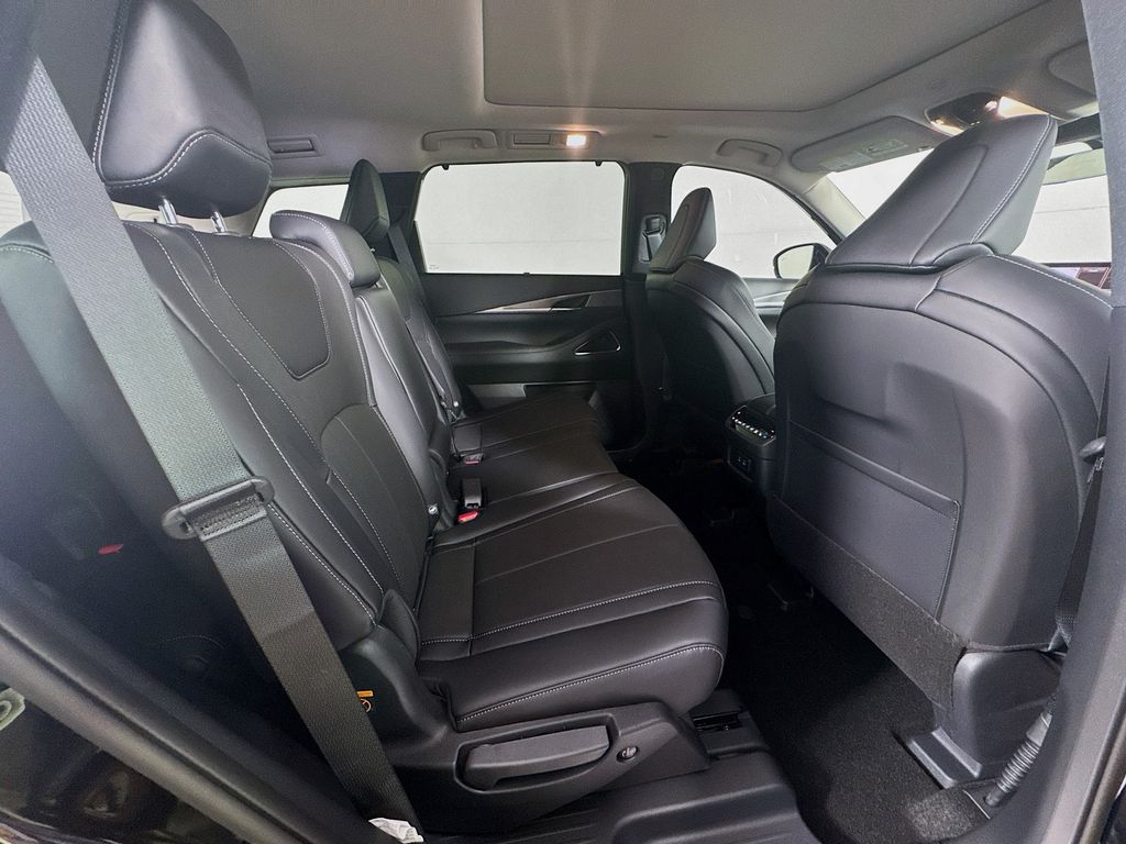 2026 Infiniti QX60 Luxe photo 31
