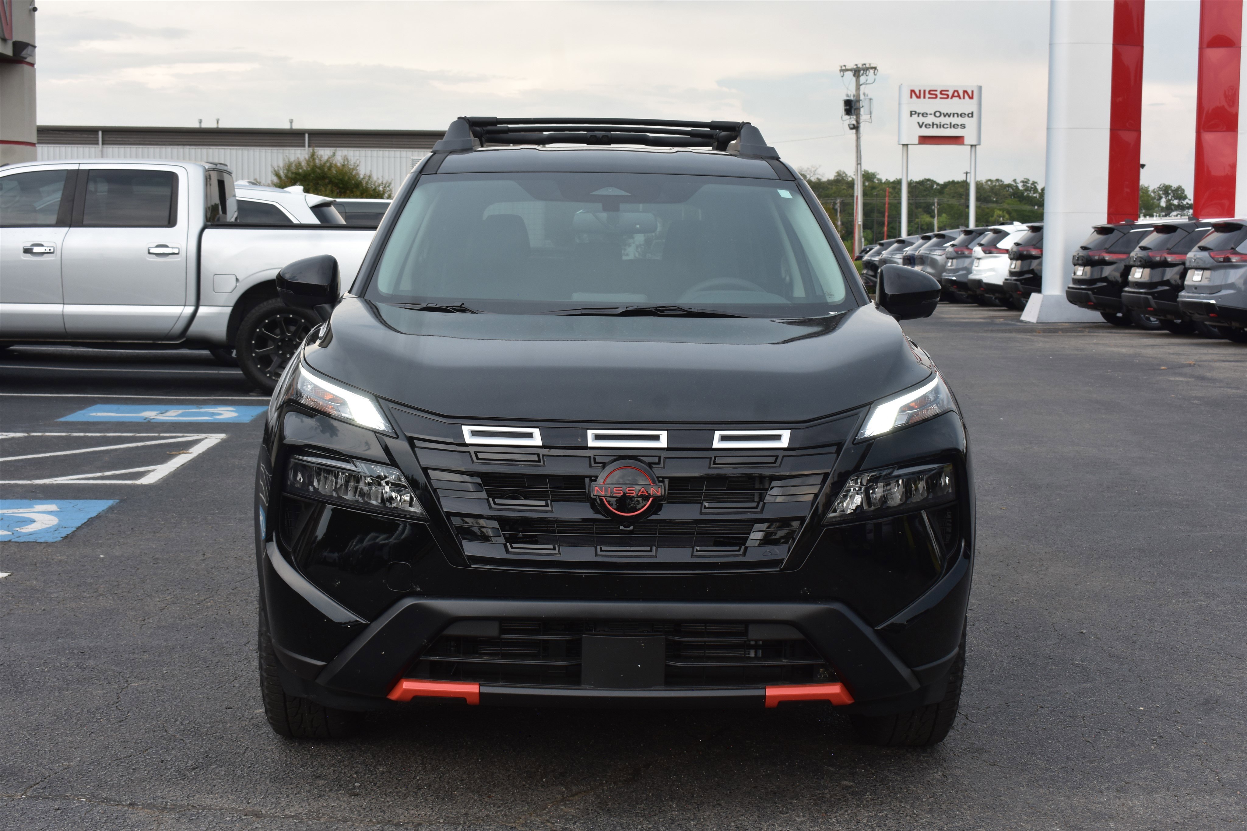 2026 Nissan Rogue SV photo 2