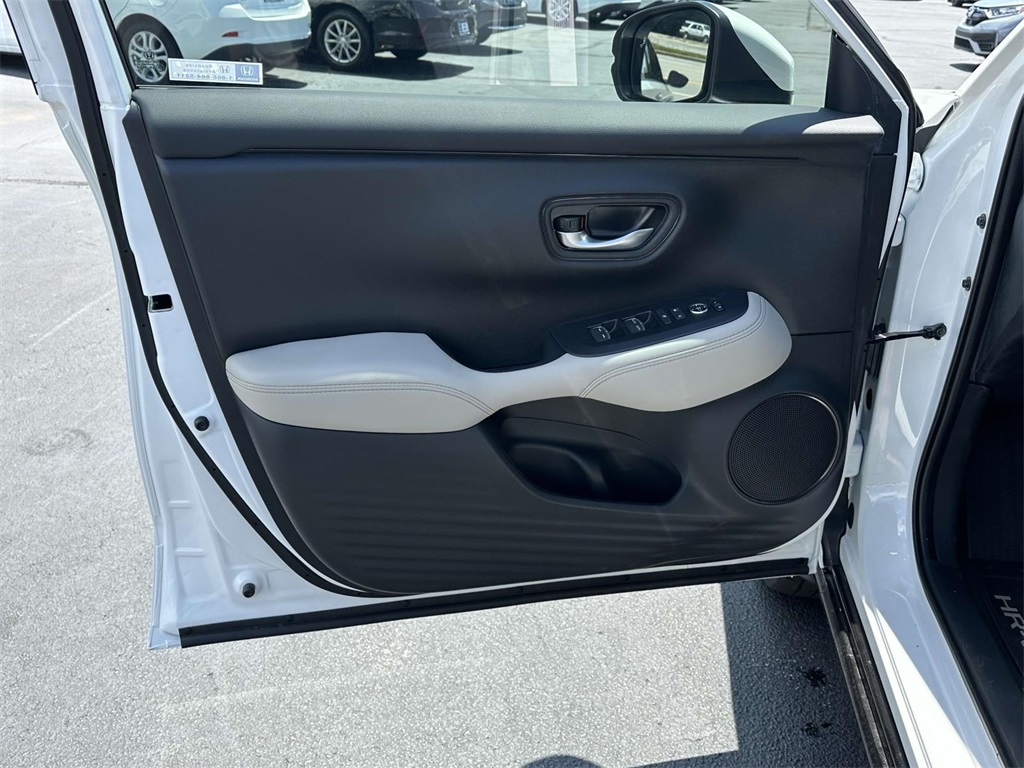 2026 Honda HR-V EX-L photo 5