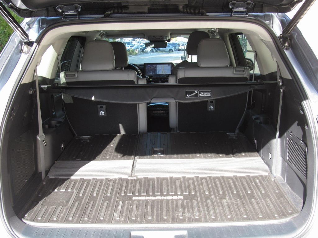 2022 Toyota Highlander Platinum photo 23