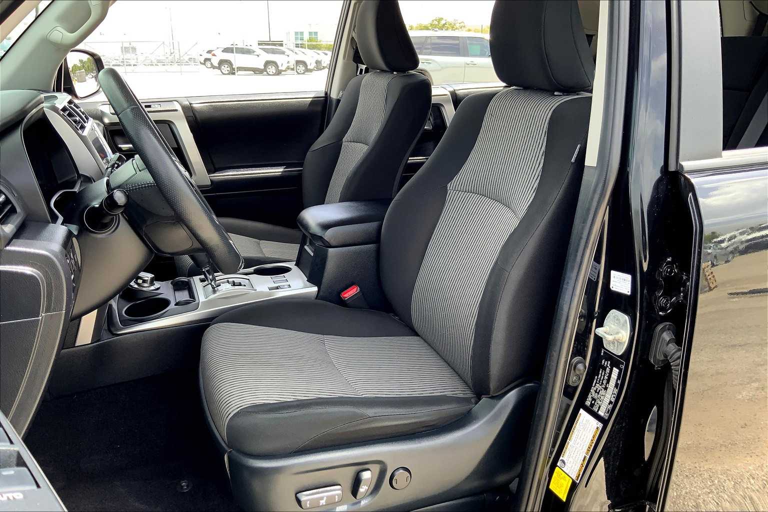 2023 Toyota 4Runner SR5 photo 7