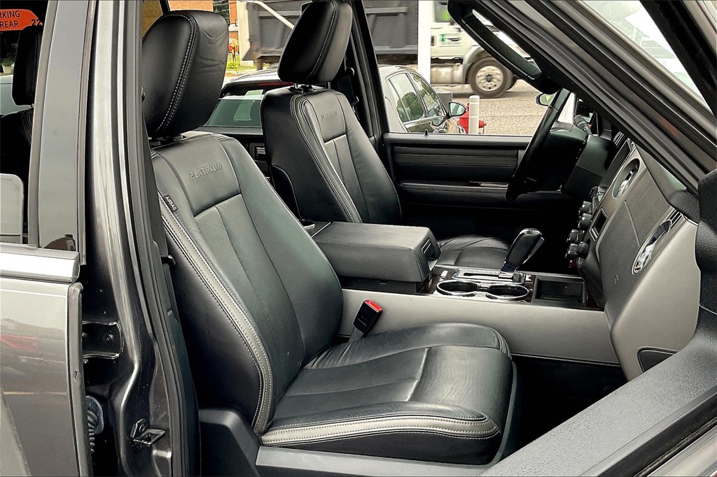 2016 Ford Expedition Platinum photo 6
