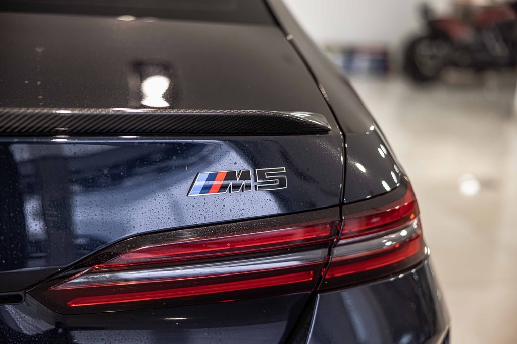2025 BMW M5 - Image 15