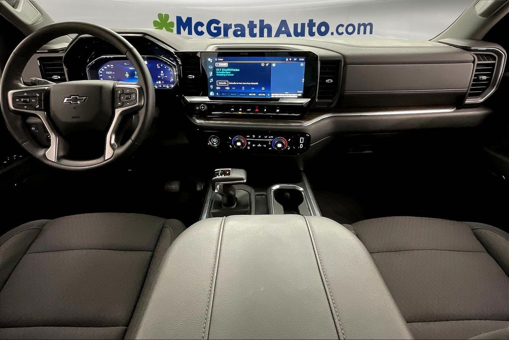 2023 Chevrolet Silverado 1500 RST photo 15