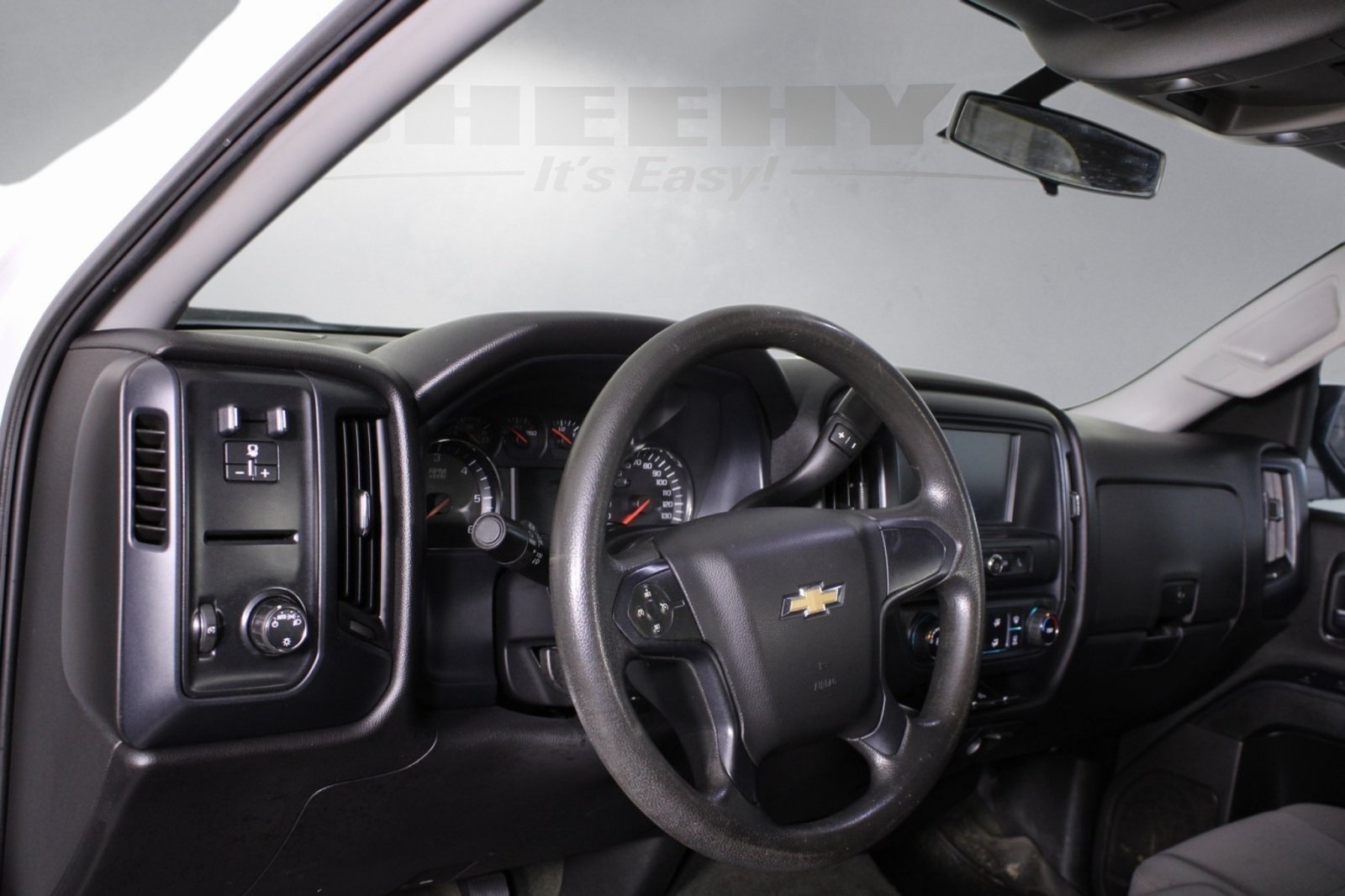 2016 Chevrolet Silverado 1500 Custom photo 2