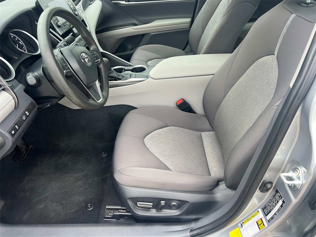 2023 Toyota Camry LE photo 14