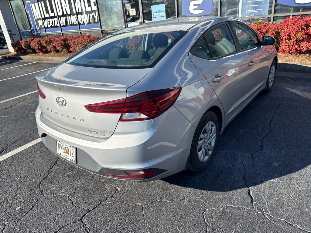 2020 Hyundai Elantra SE photo 3