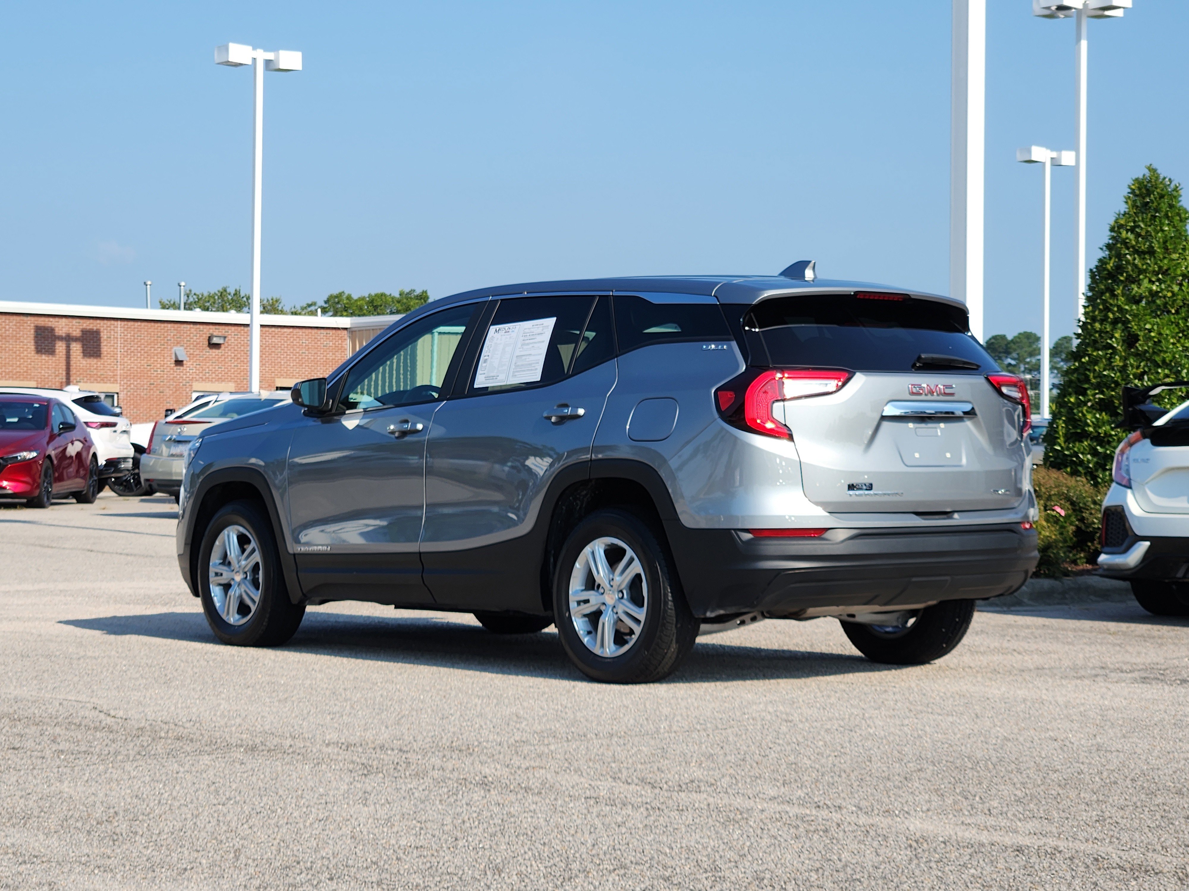 2024 Gmc Terrain SLE photo 2