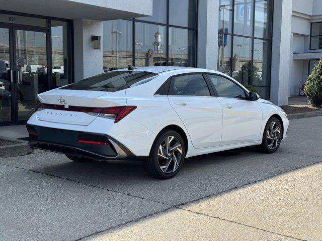 2025 Hyundai Elantra SEL Convenience photo 4