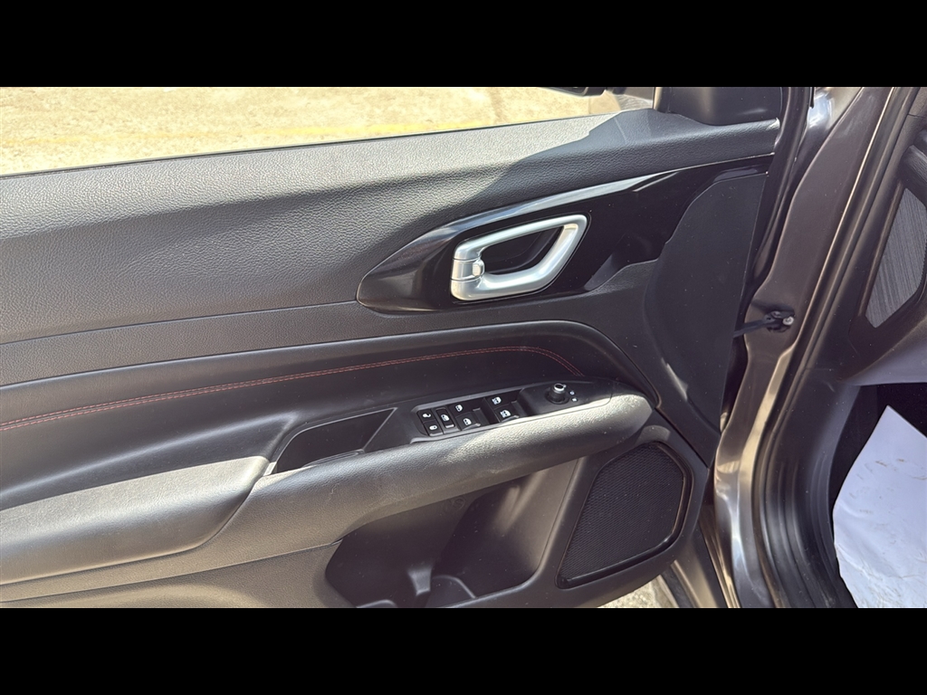 2023 Jeep Compass Trailhawk photo 6