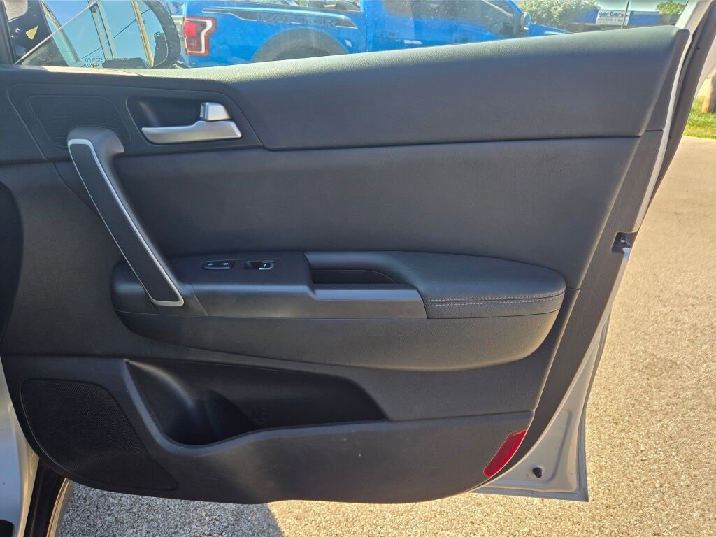 2020 Kia Sportage S photo 6