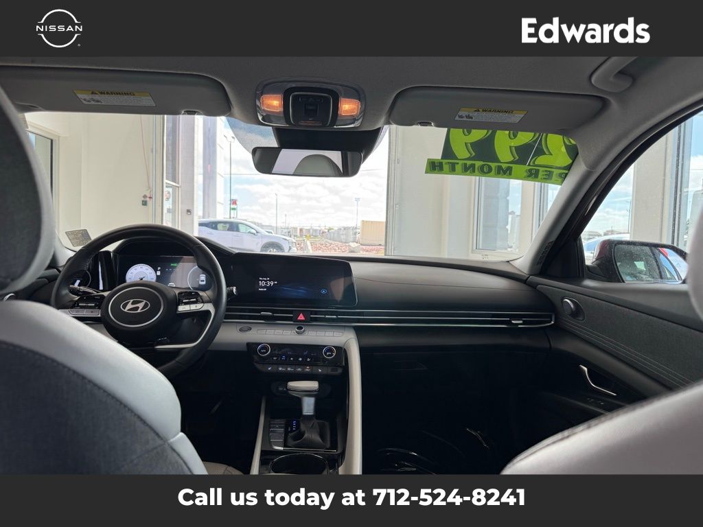 2024 Hyundai Elantra Limited photo 15