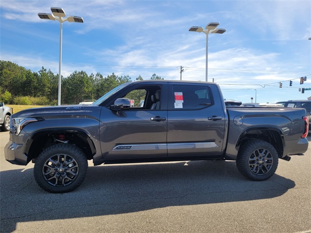 2025 Toyota Tundra Platinum CrewMax photo 4