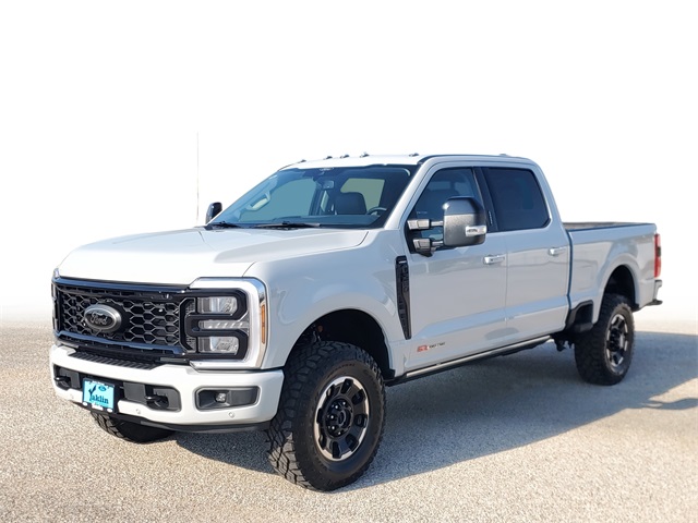 2026 Ford F-250 Lariat photo 2