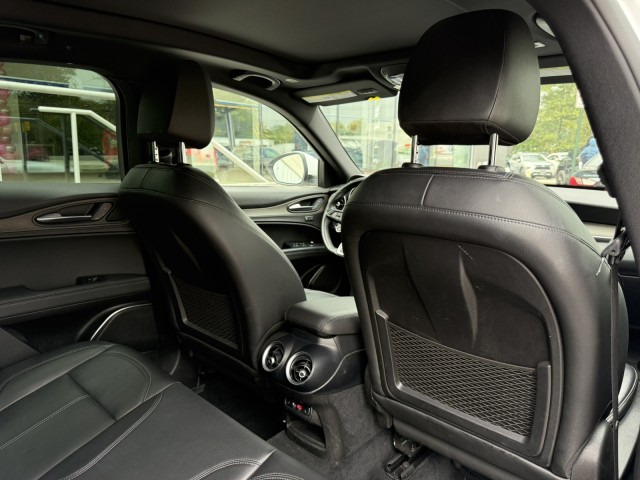 2022 Alfa Romeo Stelvio Ti photo 22