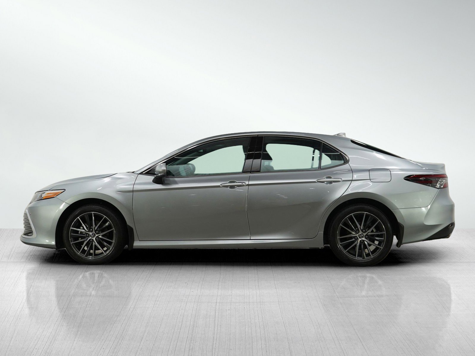 Used 2024 Toyota Camry XLE with VIN 4T1F31AK9RU625313 for sale in Bloomington, Minnesota