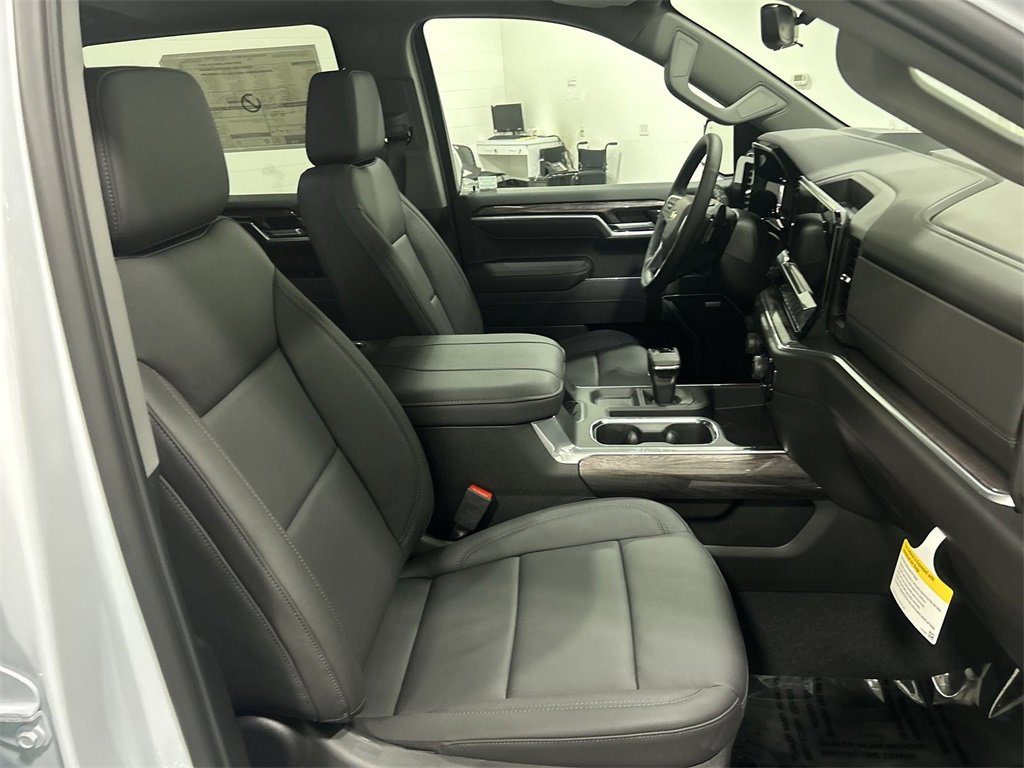 2026 Chevrolet Silverado 1500 LTZ photo 25