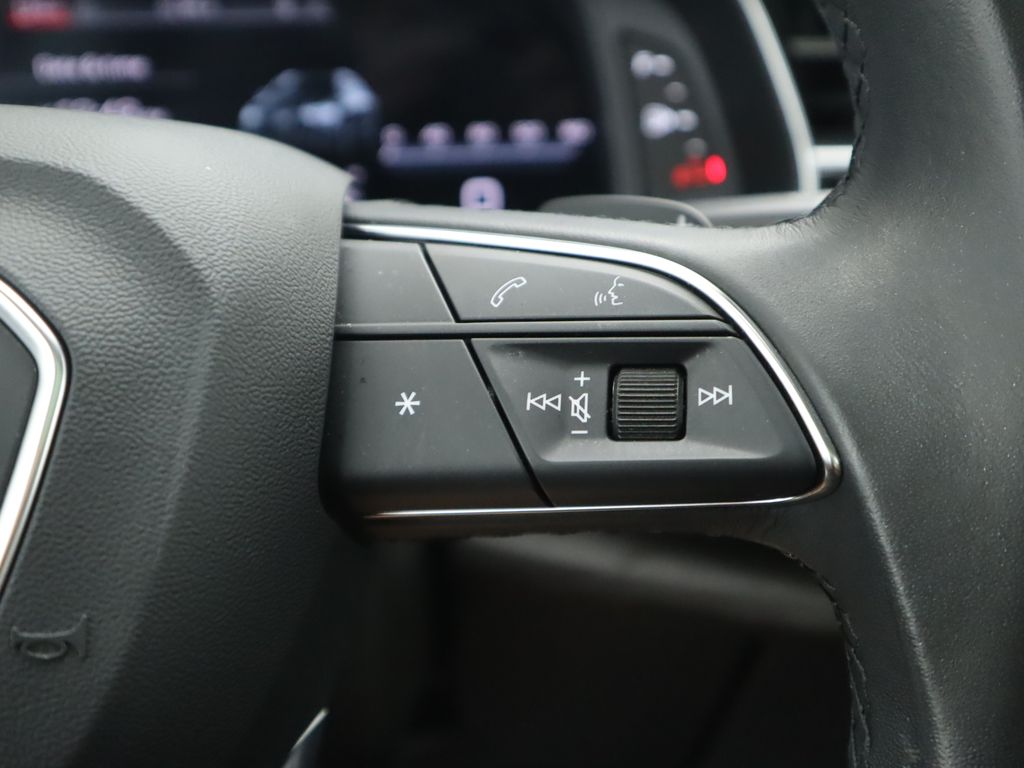 2022 Audi Q8 55 Premium Plus photo 12
