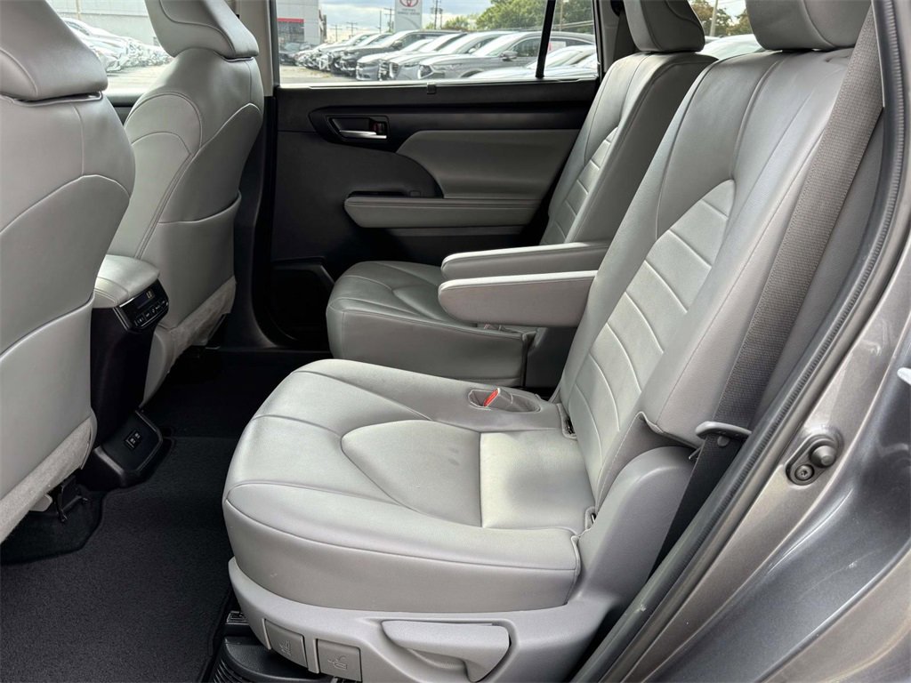 2021 Toyota Highlander Hybrid XLE photo 15