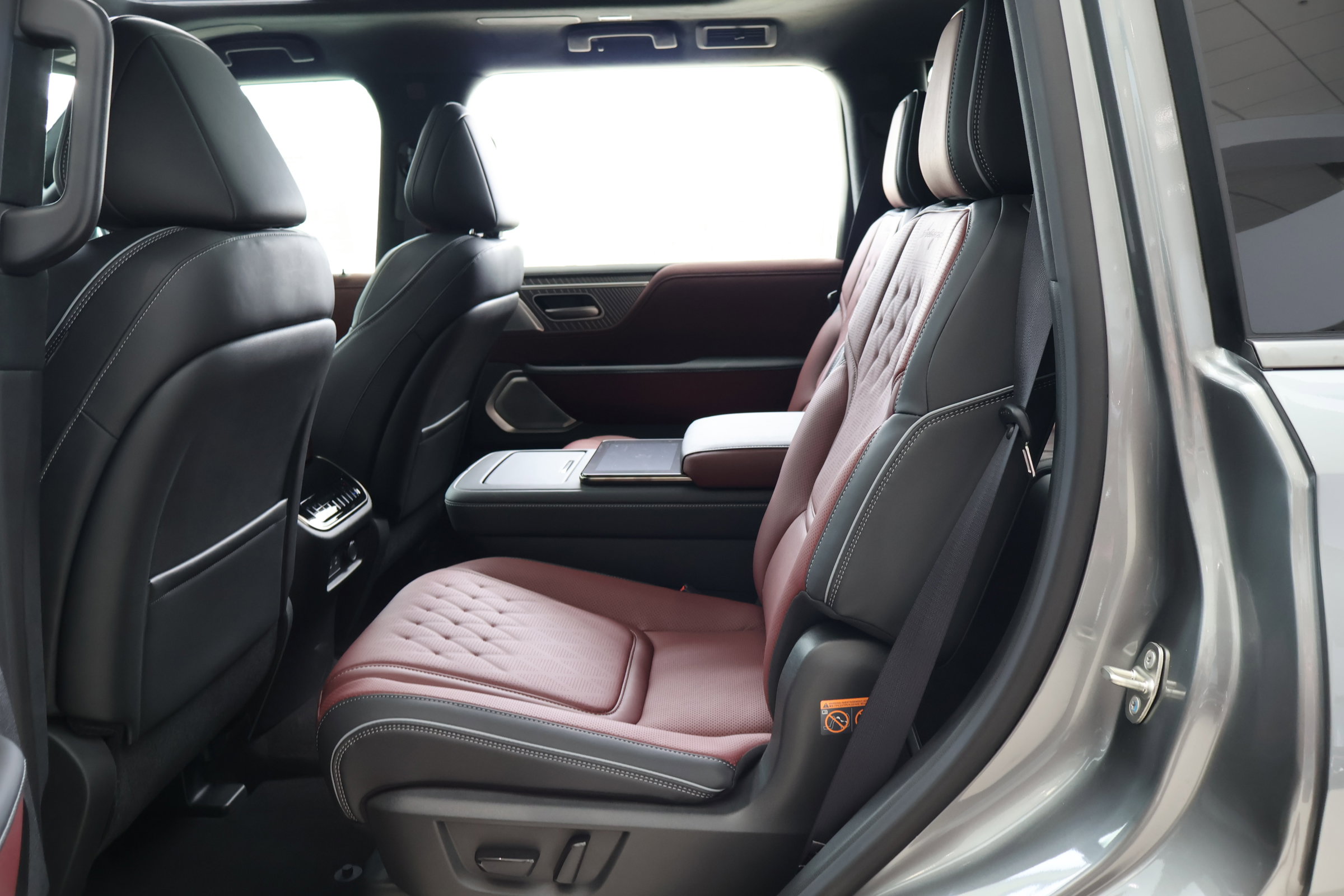 2026 Infiniti QX80 photo 15
