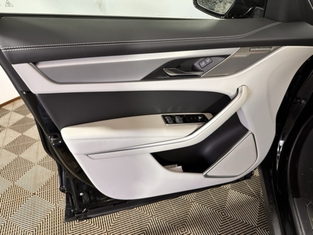 2026 Jaguar F-PACE P250 R-Dynamic S photo 3