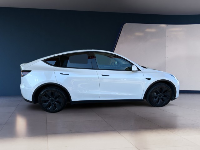 2025 Tesla Model Y Long Range photo 5