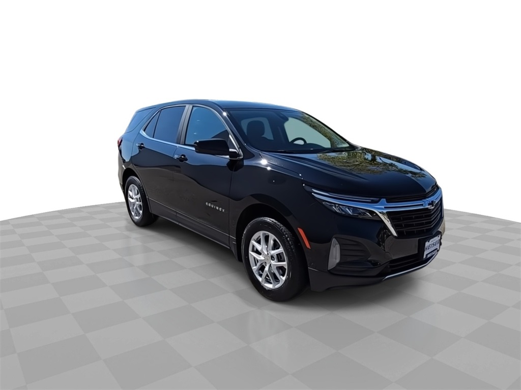 2023 Chevrolet Equinox LT photo 2