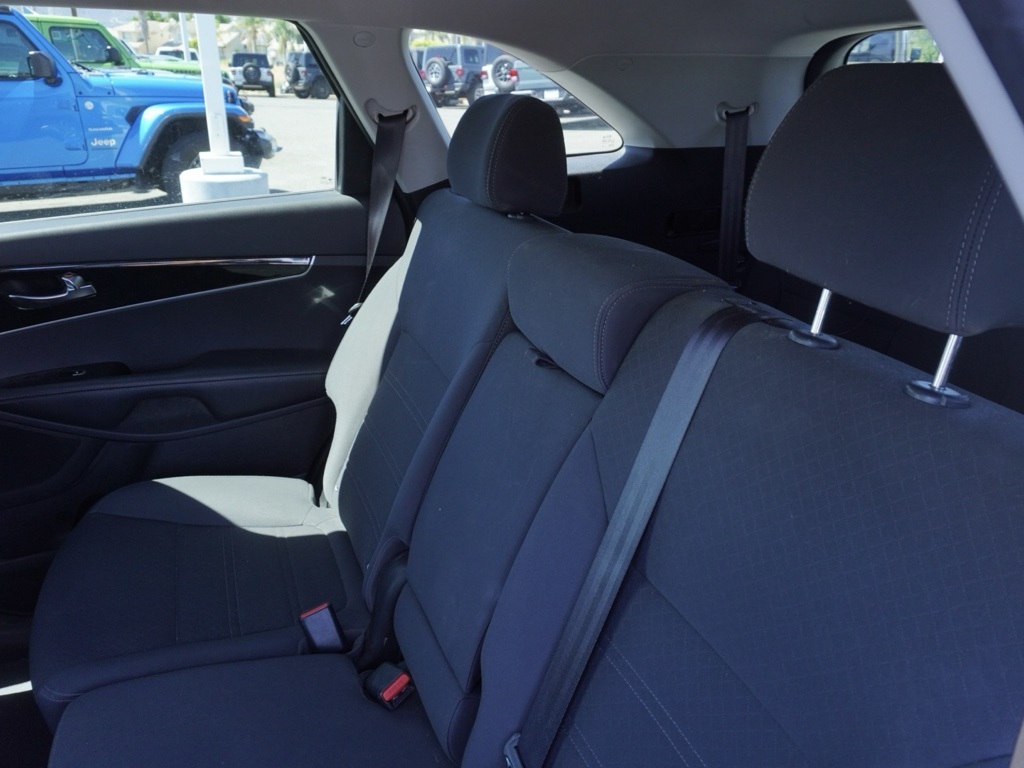 2016 Kia Sorento LX photo 23