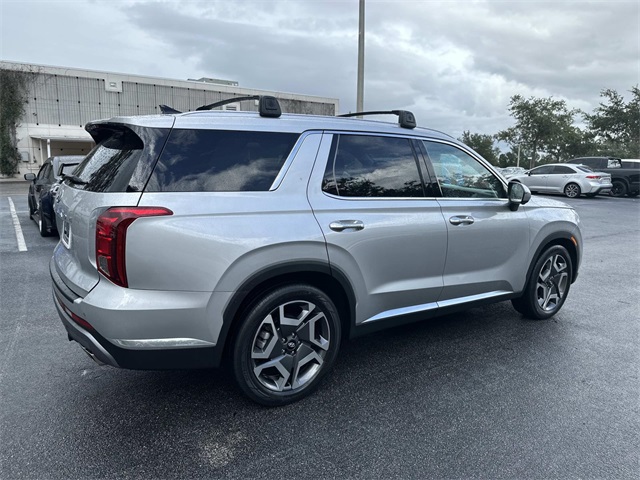 2024 Hyundai Palisade Limited photo 3