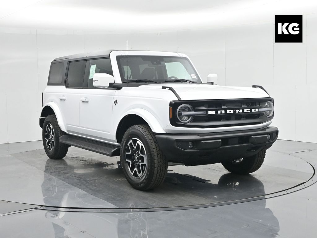 2025 Ford Bronco Outer Banks's photo