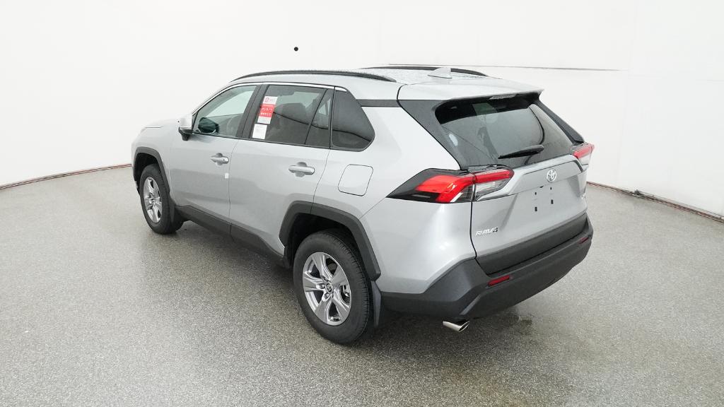 2025 Toyota RAV4 XLE photo 13