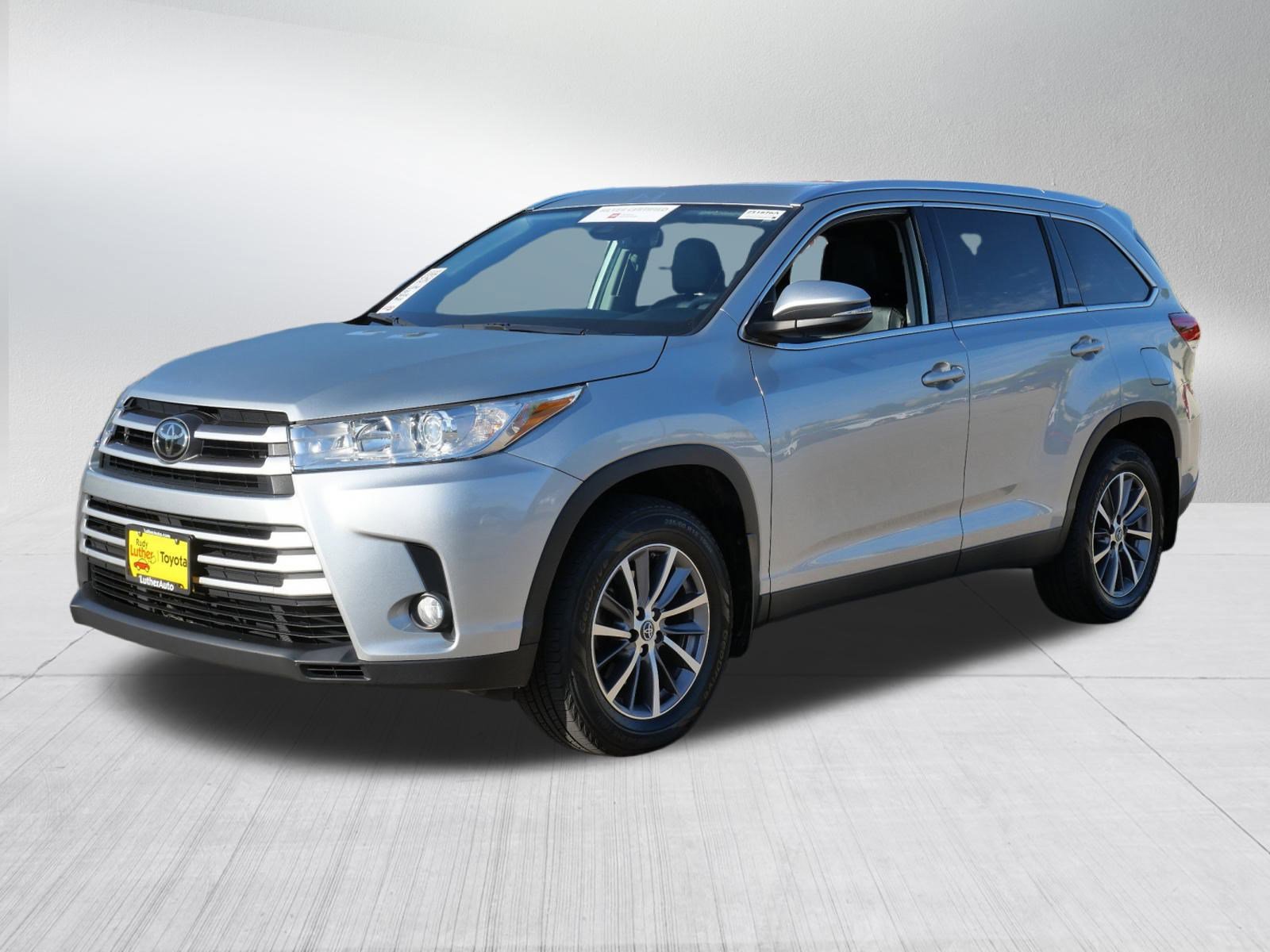 2019 Toyota Highlander SE XLE photo 3