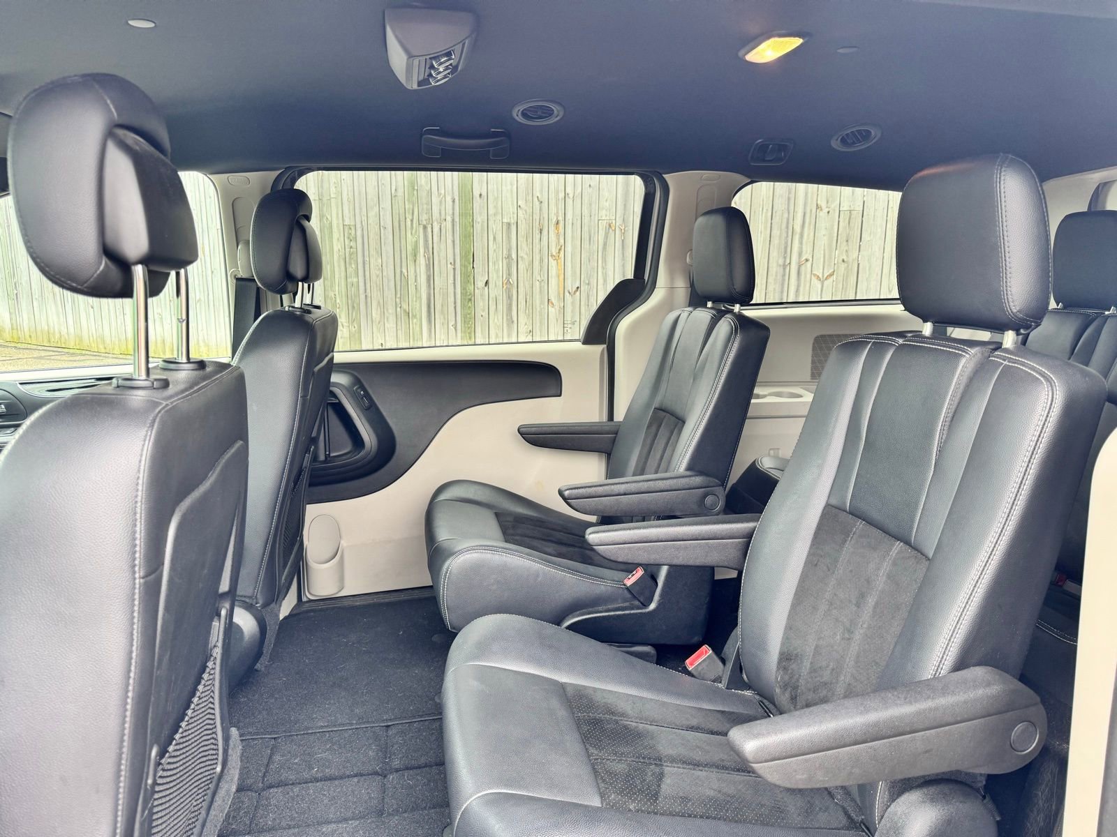 2014 Dodge Grand Caravan SXT photo 8