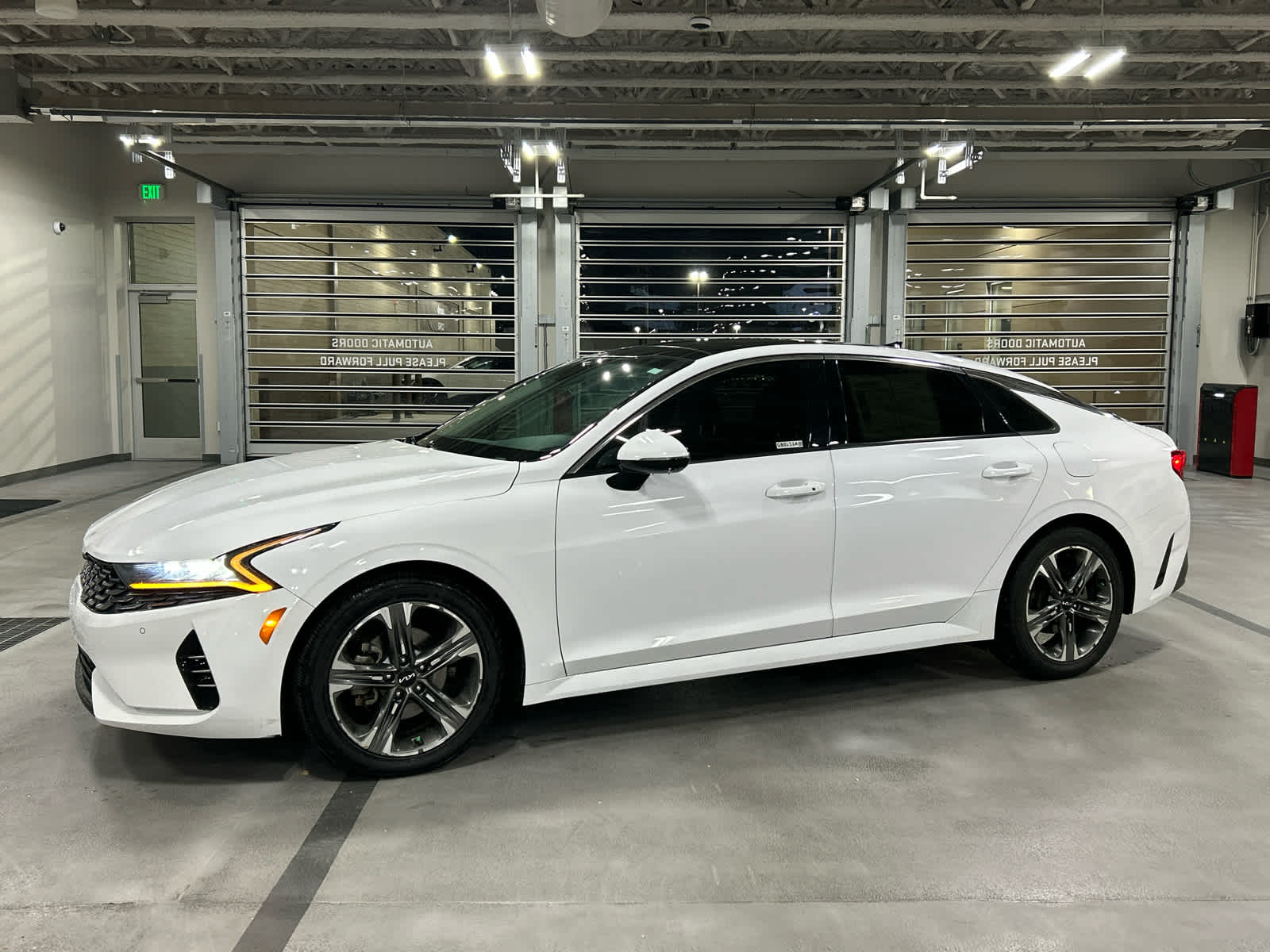 2022 Kia K5 EX's photo