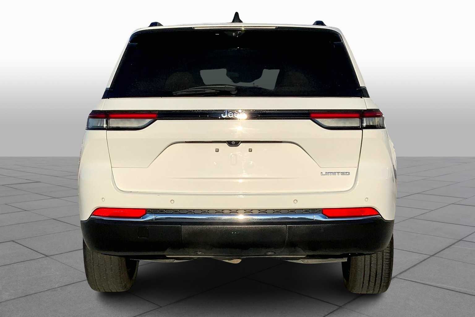 2023 Jeep Grand Cherokee Limited photo 4