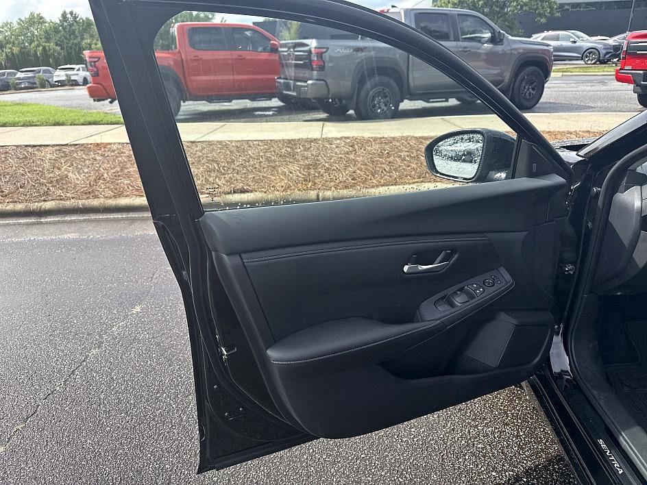 2025 Nissan Sentra SV photo 7