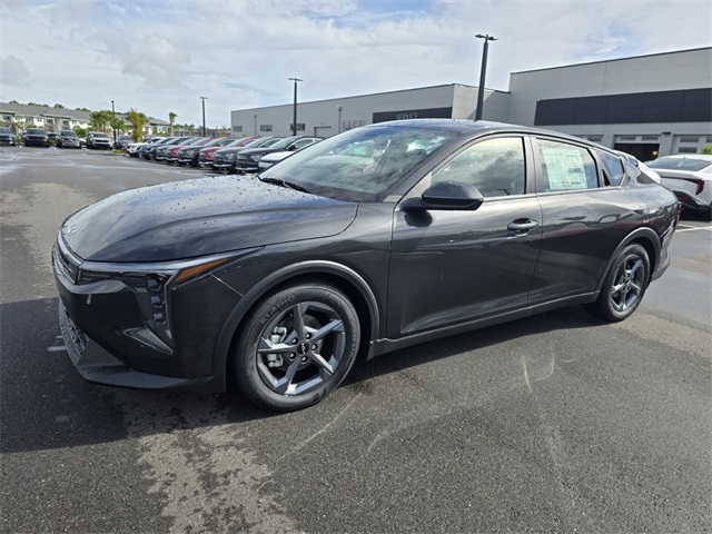 2025 Kia K4 LXS photo 2