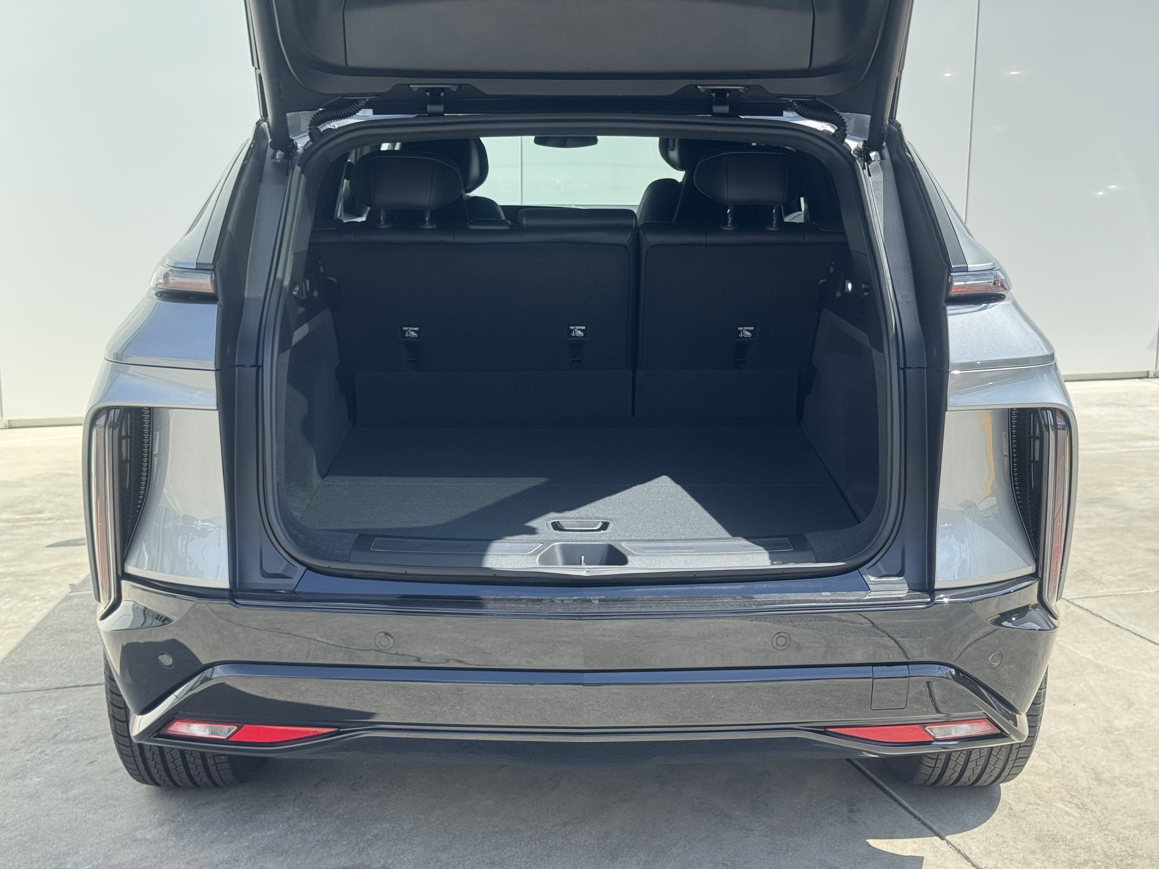 2025 Cadillac Lyriq Sport photo 9