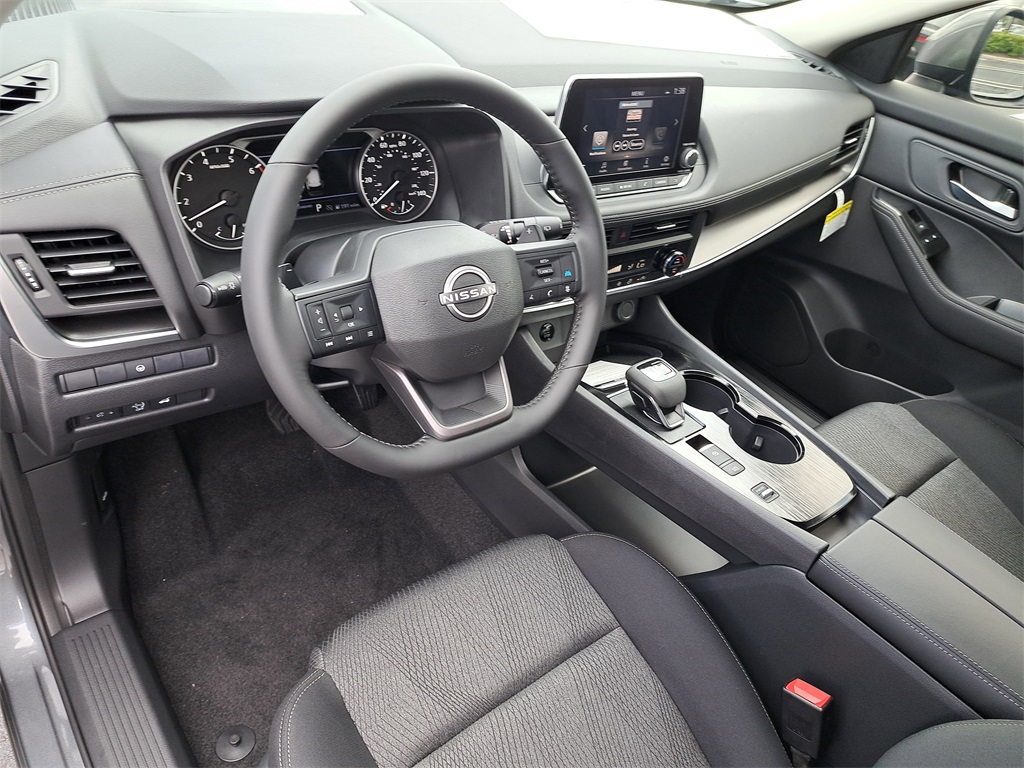 2026 Nissan Rogue SV photo 17
