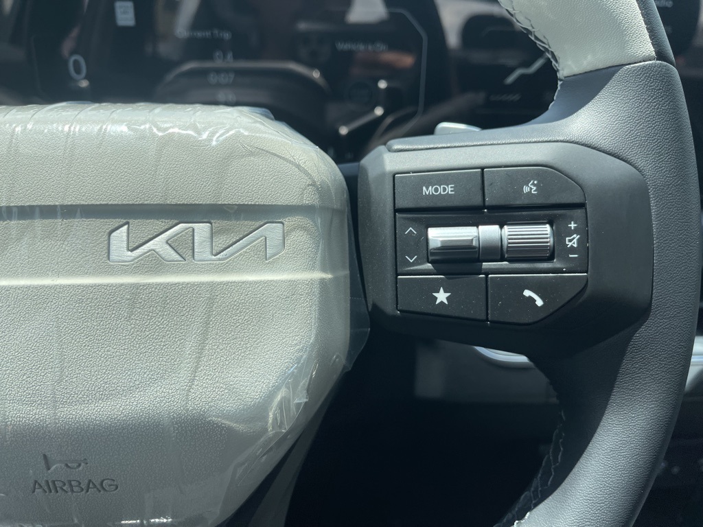 2025 Kia K4 GT-Line photo 13