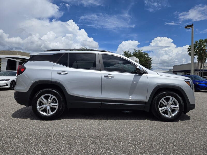 2022 Gmc Terrain SLE photo 3