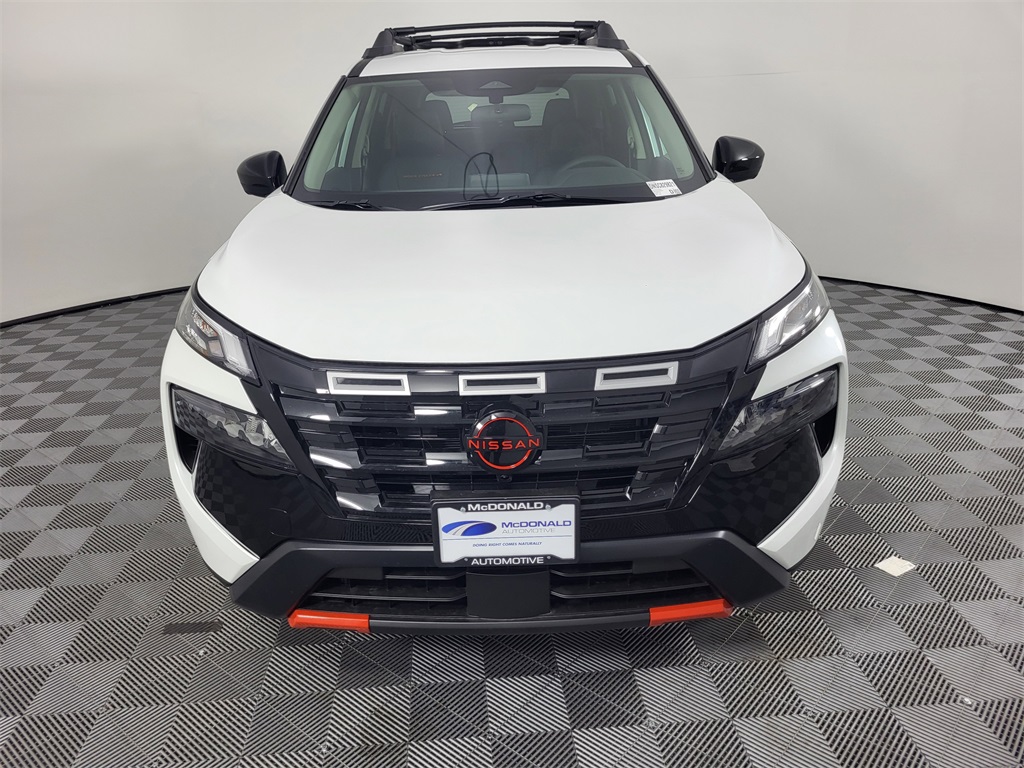 2025 Nissan Rogue SV photo 2