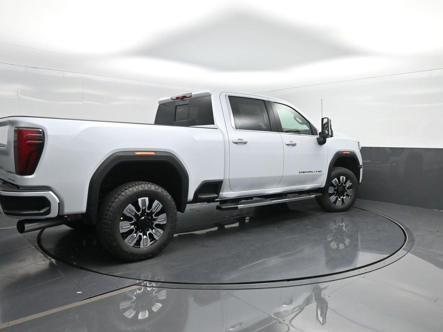 2026 Gmc Sierra 2500 HD Denali photo 2